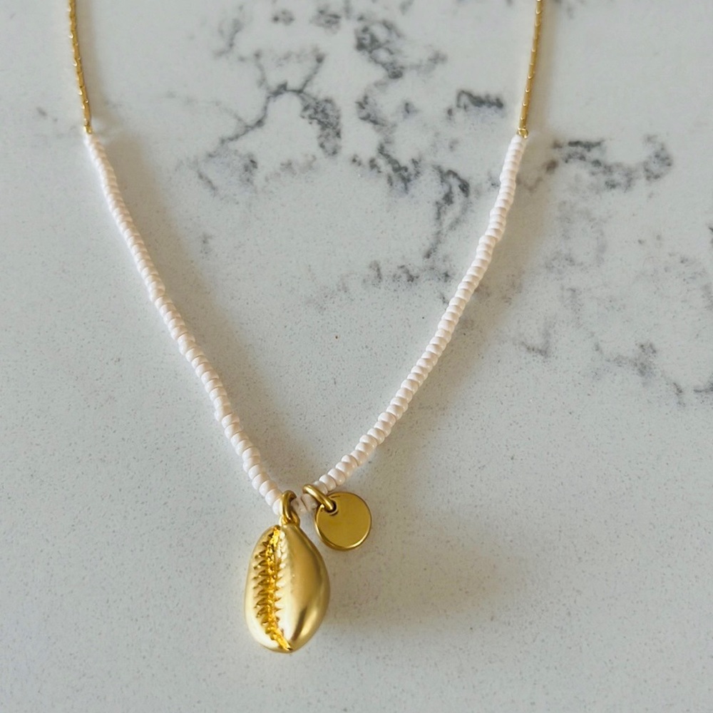 Madewell Shell Seed Bead woman’s Necklace - Picture 5 of 11